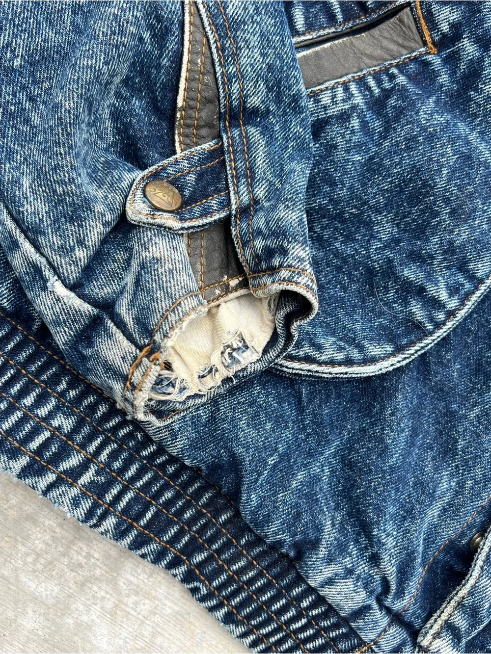 Vintage GUESS GEORGES MARCIANO Men's L 80's Retro Leather Denim Jacket Acid Wash